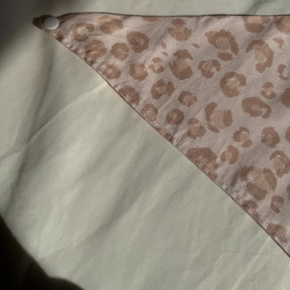 EUC, Canoodle Leopard Pattern Dog Bandana, Pink, Size M